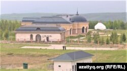 Дворец на плато Ушконыр в Алматинской области, недалеко от Шамалгана, родного села Нурсултана Назарбаева  