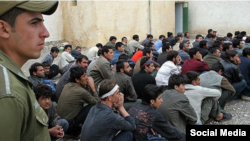 به مهاجران افغان در ناحیه پانزدهم تهران هشدار داده شده که در سریع‌ترین زمان ممکن منطقه را ترک کنند.