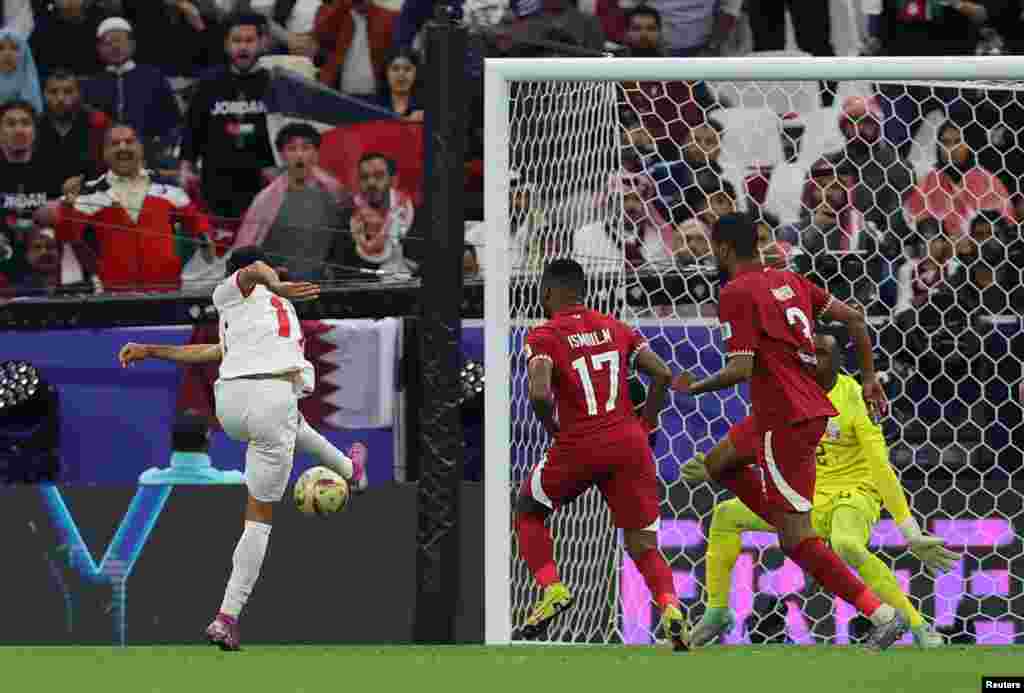 Катардын дарбазачысы Мешаал Баршам мелдештин &quot;мыкты дарбазачысы&quot; деп табылса, Катар курамасына таза оюн көрсөткөнү үчүн Fair Play сыйлыгы ыйгарылды.