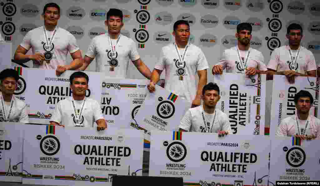 Эркин күрөштөн Париж олимпиадасын жолдомо уткан балбандар.&nbsp;