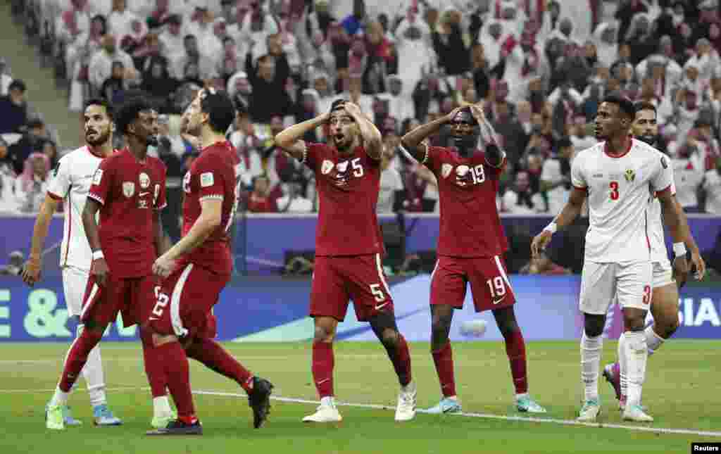 Мелдеш алдында спорт серепчилери жана букмекерлер Азия чемпионатынын башкы фаворити катары Жапонияны, Түштүк Кореяны, Сауд Арабиясын, Астралияны, Иранды айтып жатышкан. Сауд Арабия курамасы 1/8 финалда, Австралия менен Жапония чейрек финалда мелдештен четтесе, Түштүк Корея менен Иран жарым финалда жеңилип калды.