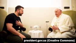 Минулого разу Зеленський зустрівся з папою Римським у червні 2024 року, під час візиту до Італії на саміт «Групи семи»