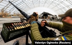 Во время военной подготовки мобильных огневых групп ПВО. Гостомель, Киевская область, Украина, 1 апреля 2023 года