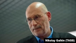 Борис Акунін