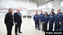 Рөстәм Миңнеханов һәм Михаил Мишустин Казан авиация заводында, 22 июнь, 2023 ел