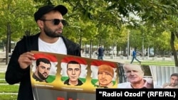 Фаррух Икромов президент Эмомали Рахмондун 2023-жылы Германияга сапарына каршы акцияда. 2023-жыл.