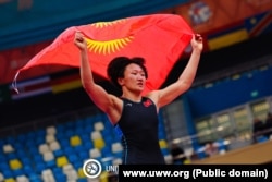 30 жаштагы Айсулуу Тыныбекова - Олимп оюндарындагы күмүш медалдын ээси, бир катар эл аралык мелдештердин жеңүүчүсү.