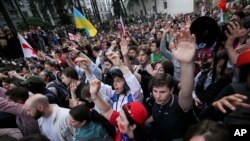 Парламент Грузії 28 травня подолав вето президентки Саломе Зурабішвілі на суперечливий закон про «іноземних агентів», незважаючи на масові протести