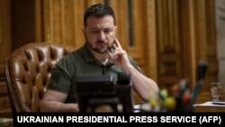 Володимир Зеленський розповів, що привітав Навроцького з перемогою на виборах і побажав успіху