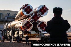 Російська ракета-носій «Союз 2.1» на космодромі Байконур в Казахстані перед запуском. Березень 2024 року