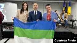 Айгөл Лайон, Руслан Габбасов Югары Рада депутаты Мария Мезенцева белән