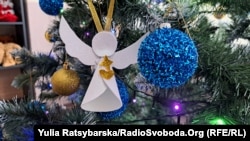 У шелері для переселенців у Дніпрі готуються до Нового року