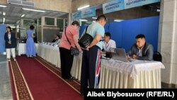 28-май, 2023-жыл. Бишкек, Ленин районундагы добушканалардын бири. 