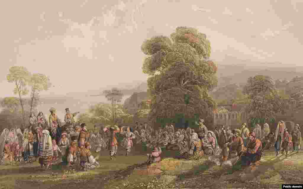 Krym tatarlary Krymyň günortasyndaky Massandrada tans edýärler. 1853-nji ýylda Krym ýarymadasynda Russiýanyň hem-de Osman imperiýasynyň we onuň ýaranlary Beýik Britaniýa, Fransiýa we Sardina bileleşiginiň arasynda uruş başlandy. Bu söweş beýle bir tanalmaýan sebit barada, halkyň gyzyklanmasynyň artmagyna sebäp bolýar.