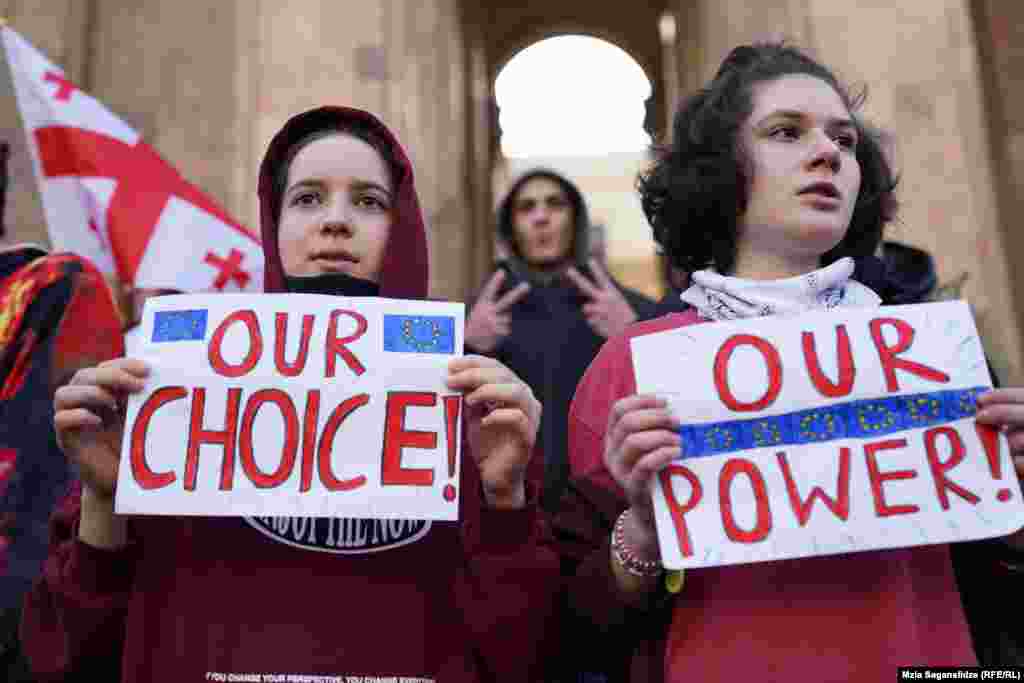 &laquo;Европа &ndash; наш выбор, наша сила&raquo;. Фото&nbsp;&mdash;&nbsp;Mzia Saganelidze (RFE/RL).