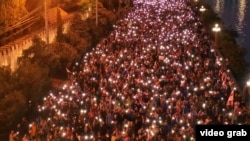 Жүрүш Эркиндик аянтында башталды.