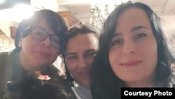 Херсонські активістки Юлія Мельникова, Анастасія Кириченко і Світлана Григорянц