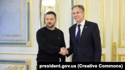 «Йдеться про ППО насамперед. Це найбільша проблема для нас. Нам дійсно потрібно вже сьогодні два Patriot для Харкова, для Харківської області», – сказав Володимир Зеленський