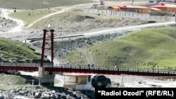 Ооганстан менен Тажикстандын чек арасы. Иллюстрациялык сүрөт.