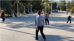 Diňle: Polisiýa 'ahlak göreşini' güýçlendirýär, ýaş ýigitler 'hilebazlygyň gurbany' bolýar