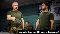 Украин президенти Владимир Зеленский жана армиянын башкы командачысы Александр Сырский, 2023-жылдын сентябрь айы. 