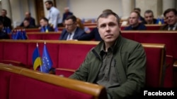 «Генштаб говорив про 7-8 тисяч зниклих безвісти, тому це десь цифра до 40 тисяч» – сказав Роман Костенко