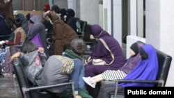 Сириядан Кыргызстанга алынып келген балдар менен аялдар. 20-февраль, 2024-жыл. Бишкек, Кыргызстан.