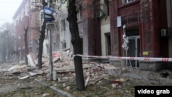 За даними місцевої влади, наразі війська РФ не атакують місто С-300, проте замінили їх на дрони-камікадзе Shahed, ракети «Іскандер», також атакували «Калібрами».