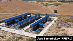 Кыргызстандын Кемин шаарынын жакасындагы майнинг ферма. 2023-жылдын 22-июлу.
