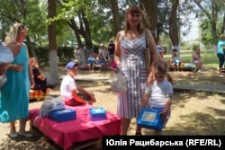 Оксана з донькою