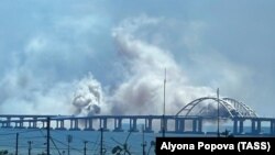 Дим над Керченським мостом, 12 серпня 2023 року