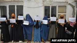 شماری از زنان معترض در مزارشریف مرکز ولایت بلخ June 26, 2023