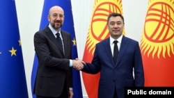 Шарль Мишель жана Садыр Жапаров. Чолпон-Ата шаары. 3-июнь, 2023-жыл.