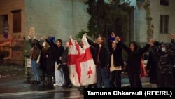 Тбилисиде калайман каршылык акциялары 7-мартта "Чет элдик агент тууралуу"  мыйзам долбоору биринчи окууда кабыл алынгандан кийин башталган.