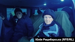 Евакуйовані Лілія Безугла й Анатолій Лисенко