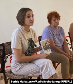 Тетяна Терен презентує книгу Володимира Вакуленка