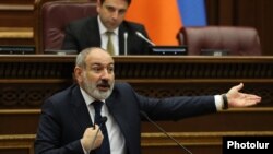 Հայաստանի վարչապետ Նիկոլ Փաշինյանը խորհրդարանում կառավարության հետ հարցուպատասխանի ժամանակ