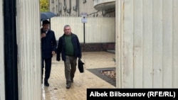 УКМКнын сурагынан чыгып келаткан Атазов.