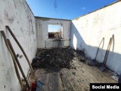 Эсентурдун Баш-Кайыңды айылындагы өрттөнүп кеткен үйү.