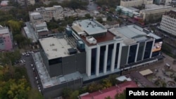 Бишкектеги "Айчүрөк" соода борбору (ЦУМ). УКМК тараткан сүрөт.