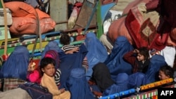 بسیاری از زنان و دخترانی که از مهاجرت برگشته اند با محدودیت های فراوان از جمله عدم دسترسی به آموزش و کار رو به رو شده اند.