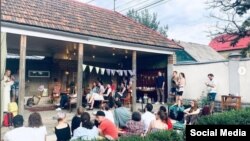 На одном из мероприятий объединения «Красная крыша».