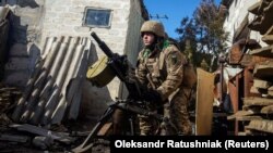 Украин армиясынын өкүлдөрү Бахмуттагы кырдаал оорлошуп баратканын мойнуна алууда.