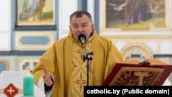 Зьняволены сьвятар Генрых Акалатовіч, архіўнае фота