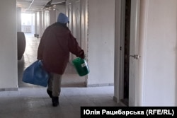 Рятують вцілілі речі