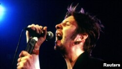 Шэйн МакГоўэн выступае на фэстывалі ў Швайцарыі ў 1995 годзе