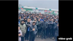 Торговцы рынка «Дордой» на акции протеста, 30 ноября 2023 г.