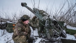 Diňle: Fransiýa Ukraina 78 sany howitzer top atyş ýaraglaryny berjekdigini aýdýar