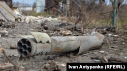 За словами Євгена Силкіна, курсанти виїжджають до кордону, здійснюють обстріл і виїжджають назад