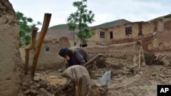 بیش از۳۰۰ نفر در پی ریزش باران‌های اخیر و وقوع سیلاب‌ها در بغلان جان باخته‌اند.